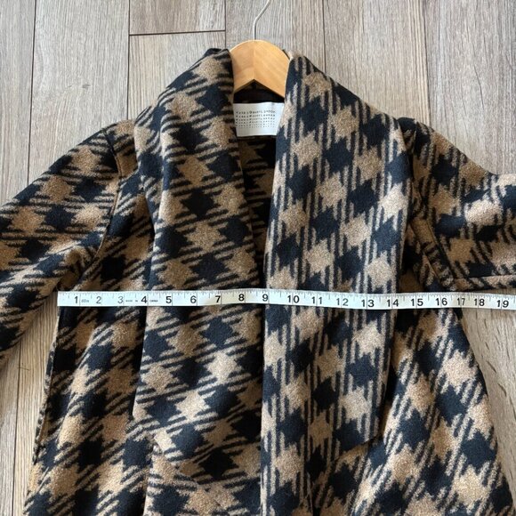 Harris Wharf London Houndstooth Plaid Blanket Coat with Belt - Picture 9 of 14